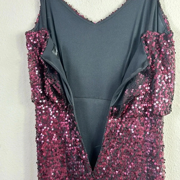 Betsy & Adam Sequin Sleeveless V-neck Maxi Evening Dress Gown in burgundy size 4 - Picture 8 of 16